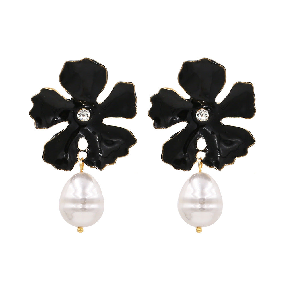 Uskae Sweet Flower and Pearl Earrings